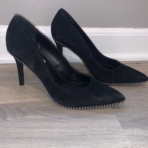 Steve Madden black suede pumps